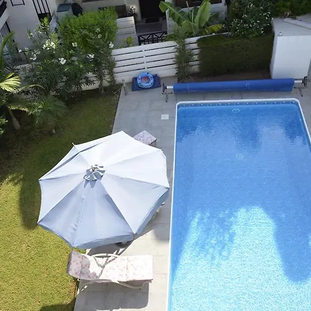 Fleur De Mer In Hi-tech Style Villa Limasol